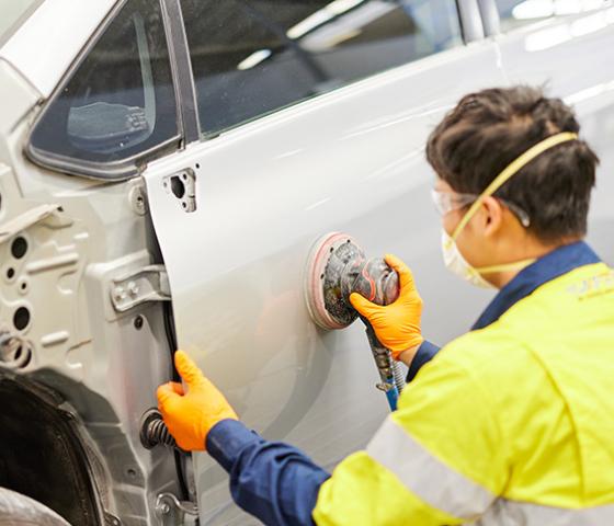 AUR32420 Certificate III in Automotive Refinishing Technology