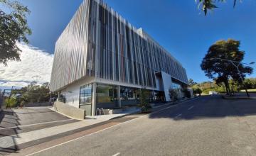 Street view of Armadale campus of South Metropolitan TAFE 